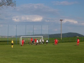 Dáseň střílí hlavou branku na 1:1 !